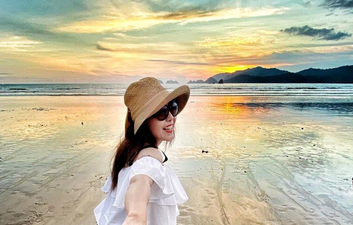 Pantai Pulau Merah Pantai Pulau Merah
